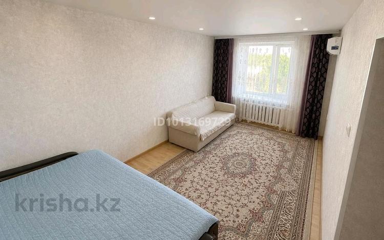 2-бөлмелі пәтер · 47 м² · 3/3 қабат, Набережная 1 А, бағасы: 23 млн ₸ в Костанае — фото 2