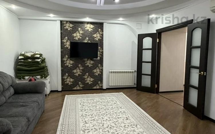 2-комнатная квартира · 62 м² · 8/8 этаж, мкр. Алтын орда, Алия Молдагулова 28в за 160 000 ₸ в Актобе — фото 2