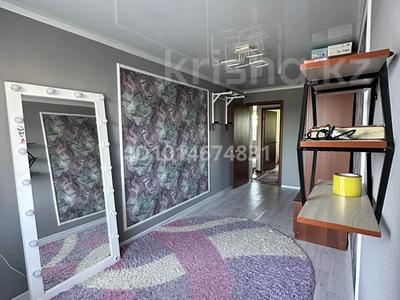3-комнатная квартира · 56.2 м² · 5/5 этаж, Пришахтинск, Зелинского 24/5 — Магазин тис ДЮСША за 15.5 млн ₸ в Караганде, Алихана Бокейханова р-н