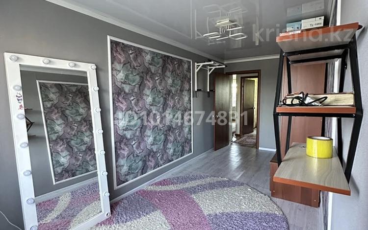 3-бөлмелі пәтер · 56.2 м² · 5/5 қабат, 21-шағынаудан, Зелинского 24/5 — Магазин тис ДЮСША, бағасы: 15.5 млн ₸ в Караганде, Алихана Бокейханова р-н — фото 2