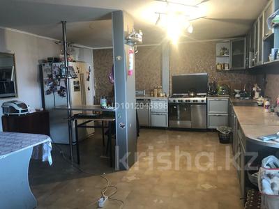 Отдельный дом · 8 комнат · 200 м² · 4.5 сот., Елшибек батыра 123 — Напротив ЕНБЕКШИНСКОГО РОВД за 35 млн ₸ в Шымкенте, Аль-Фарабийский р-н