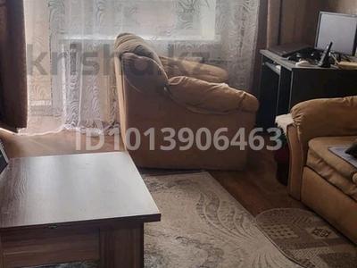 3-бөлмелі пәтер · 64 м² · 4/5 қабат, Аманжолова 49/1, бағасы: 20 млн ₸ в Уральске