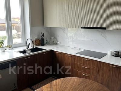 Отдельный дом · 6 комнат · 360 м² · 10 сот., мкр Уркер 20 — Амир Едыге за 75 млн ₸ в Астане, Нура р-н