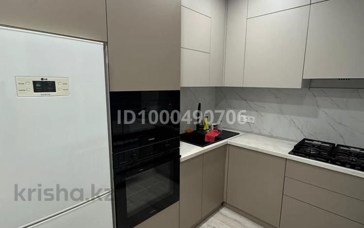 1-комнатная квартира · 35 м² · 1/4 этаж, Богенбай Батыра 229 за 270 000 ₸ в Алматы, Алмалинский р-н — фото 2