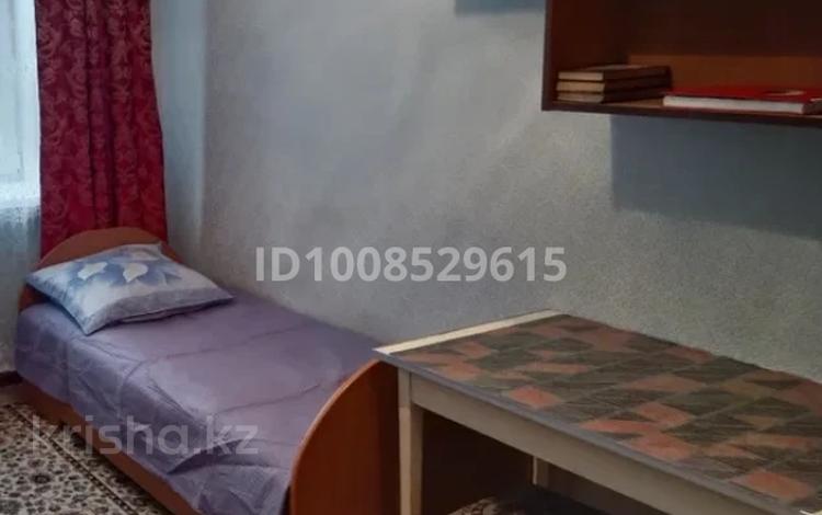 1 бөлме · 14 м², бульвар Гагарина 6.2, бағасы: 150 000 ₸ в Усть-Каменогорске — фото 2