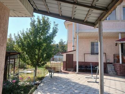 Отдельный дом · 6 комнат · 475 м² · 25 сот., Байгазиева 197а за 300 млн 〒 в Каскелене