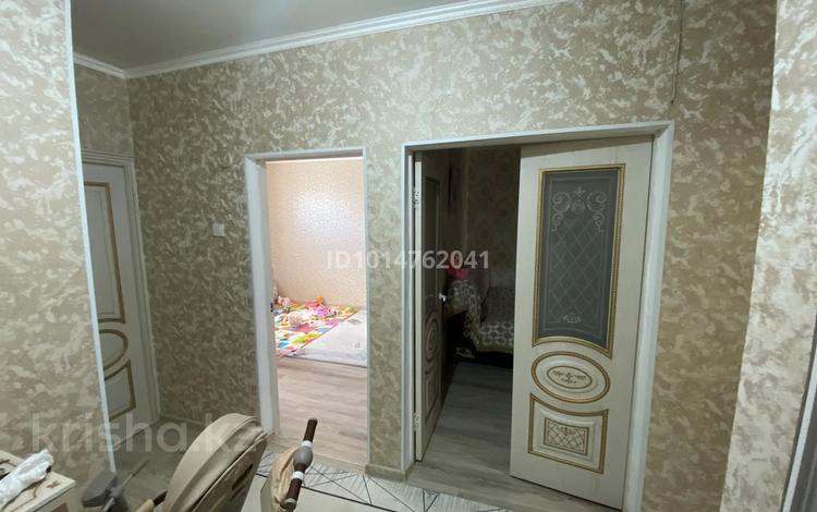 2-бөлмелі пәтер · 58 м² · 1/5 қабат, Мкр Мерей 20, бағасы: 13 млн ₸ в  — фото 2