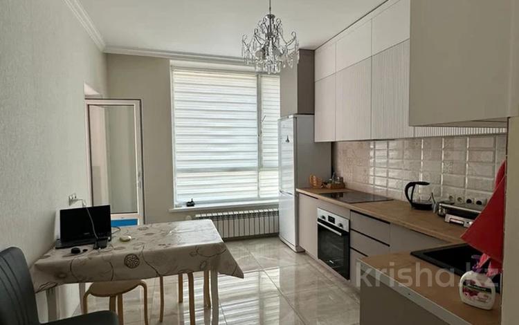 2-комнатная квартира · 62 м² · 9/16 этаж, Пр. Тауелсыздык 39 за 300 000 ₸ в Астане, Алматы р-н — фото 2