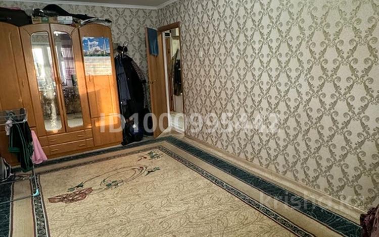 3-комнатная квартира · 62 м² · 2/5 этаж, Майкудук, Майкудук, 16й микрорайон 5 — Парк сатурн остановка горняк за 15 млн 〒 в Караганде, Алихана Бокейханова р-н — фото 2
