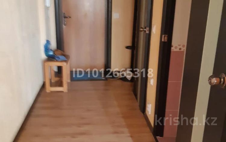 1-бөлмелі пәтер · 30 м² · 1/5 қабат, 10 микрорайон 15, бағасы: 9 млн ₸ в Аксае — фото 7