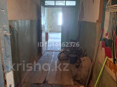 4-комнатная квартира · 182 м² · 2/2 этаж, Тауельсыдык 20 — Тауельсыздык Ленина за 16 млн ₸ в Затобольске (Тобыле)