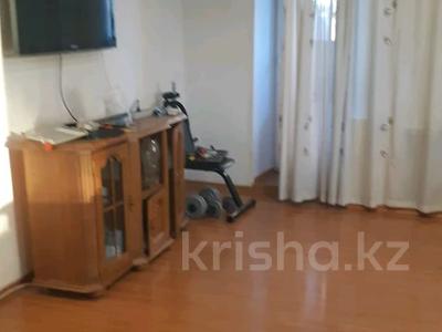 5-комнатная квартира · 127 м² · 5/5 этаж, Аманжолова 59 за 33.9 млн 〒 в Караганде, Казыбек би р-н