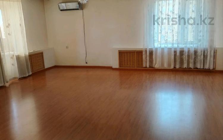 5-бөлмелі пәтер · 127 м² · 5/5 қабат, Аманжолова 59, бағасы: 33.9 млн ₸ в Караганде, Казыбек би р-н — фото 9
