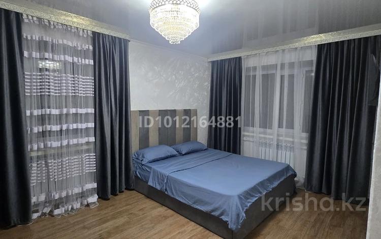 1-бөлмелі пәтер · 38 м² · 1/4 қабат, Жаңа қала ш/а., Пичугина 251/1, бағасы: 10 000 ₸ в Караганде, Казыбек би р-н — фото 2