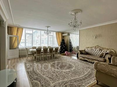 4-комнатная квартира, 230 м², 1/2 этаж, Газизы Жубановой 10 за 70 млн 〒 в Актобе