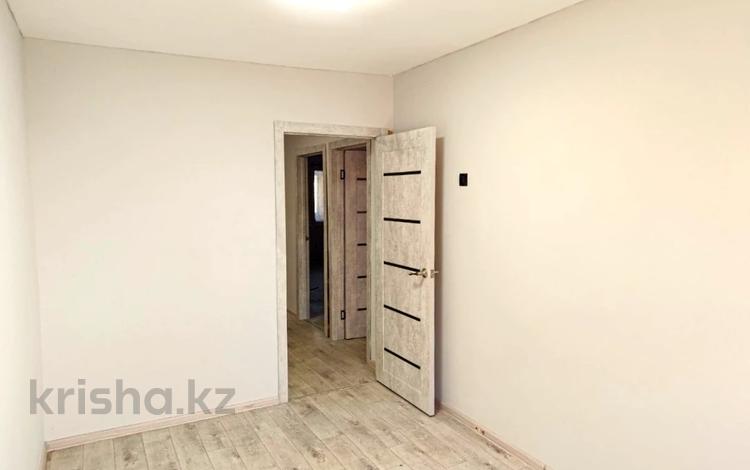3-комнатная квартира · 62 м² · 4/5 этаж, Пришахтинск, 23й микрорайон 5 за 15.9 млн ₸ в Караганде, Алихана Бокейханова р-н — фото 6