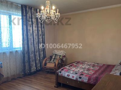 Отдельный дом · 4 комнаты · 180 м², мкр Уркер — Бабажанова за 350 000 〒 в Астане, Нура р-н