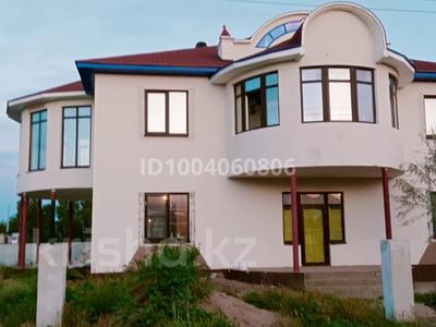 Отдельный дом · 7 комнат · 430 м² · 10 сот., Акжар 2 62 — Кемел бани за 60 млн 〒 в Актобе, жилой массив Акжар-2