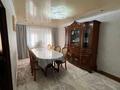 3-комнатная квартира · 70 м² · 4/5 этаж, мкр Юго-Восток, Язева 17 — Продается 3-комнатная квартира в Юго-Востоке, Караганда Просторная и уютная 3-комнатная квартира площадью 70 кв. м на 4 этаже 5-этажного дома. Отличный вариант для семьи — квартира полностью готова к проживанию и не требует дополнительных вложений. Выполнен новый качественный ремонт. Светлые комнаты, удобная планировка, чистый подъезд и спокойный двор. ️ Практически вся мебель остается новым владельцам. Забираем только холодильник, морозильник и телевизор. Остальная мебель остается, включая качественный диван, приобретенный за 400 000 тенге. Во всей квартире установлены новые современные люстры. Преимущества: Площадь — 70 кв. м 4 этаж из 5 Новый ремонт Большая часть мебели остается Новые люстры Развитая инфраструктура: рядом школы, детские сады, магазины, аптеки и остановки Цена: 30 000 000 тенге Звоните и записывайтесь на просмотр. Квартира продается в связи с переездом. Реальному покупателю — разумный торг при осмотре. за 25.5 млн ₸ в Казыбек би р-н — фото 8