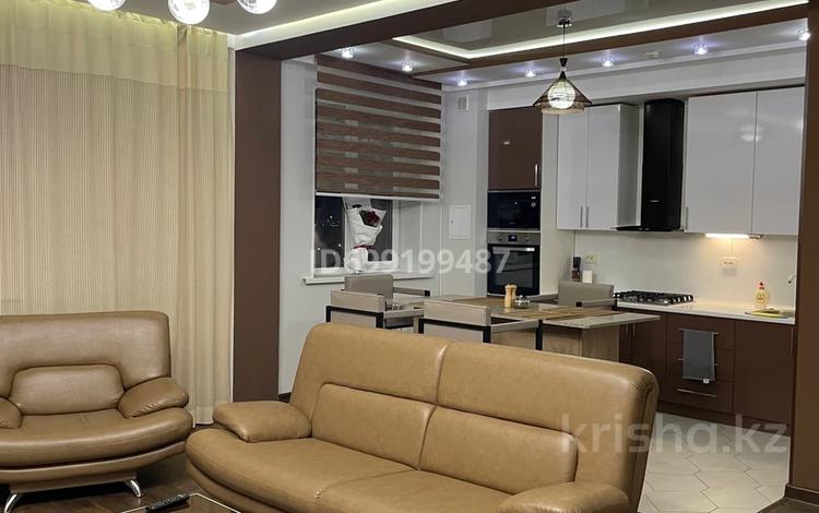 2-бөлмелі пәтер · 80 м² · 6/9 қабат, мкр Центральный, Валиханова 19/1 — Центр города, бағасы: 400 000 〒 в Атырау — фото 2