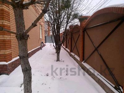 Аренда домов или дач посуточно в Актюбинской обл.: Дом · 7 комнат · 270 м², Газизы Жубановой 2Ж за 60 000 〒 Дом · 7 комнат · 270 м², Газизы Жубановой 2Ж за 60 000 〒 в Актобе
