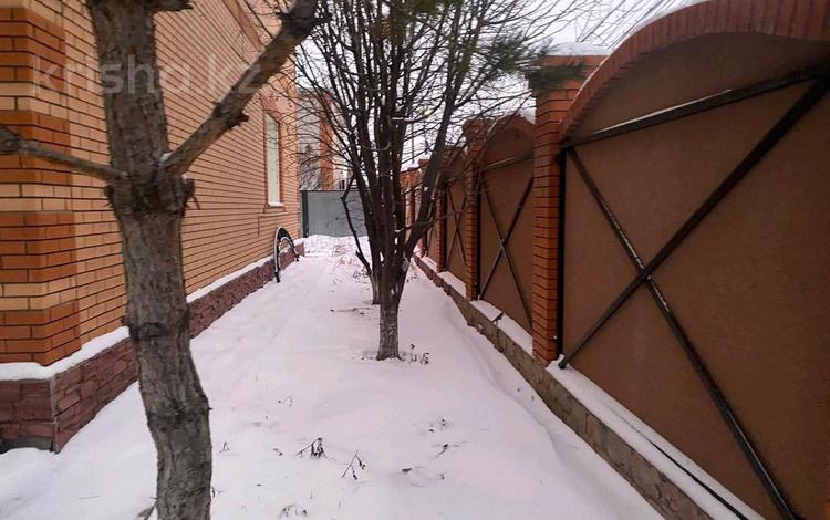 Дом · 7 комнат · 270 м², Газизы Жубановой 2Ж за 60 000 〒 в Актобе — фото 2