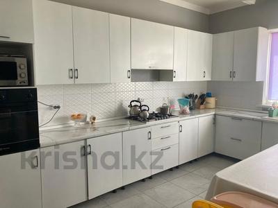 Отдельный дом · 5 комнат · 164 м² · 6 сот., мкр Балауса, Буданова 2б за 35 млн 〒 в Атырау