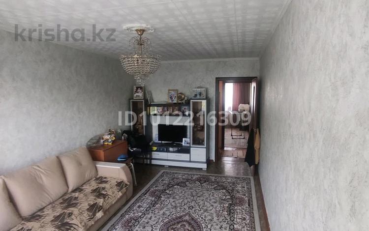 2-комнатная квартира · 48 м² · 4/5 этаж, Майкудук, Майкудук, 16й микрорайон 9 за 10.5 млн ₸ в Караганде, Алихана Бокейханова р-н — фото 2