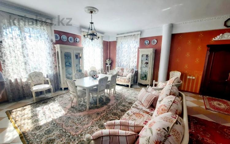 Отдельный дом • 7 комнат • 420 м² • , мкр Таусамалы за 125 млн 〒 в Алматы, Наурызбайский р-н — фото 4