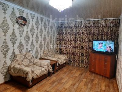 1-комнатная квартира, 40 м², 3/5 этаж посуточно, проспект Металлургов 7 за 6 000 〒 в Темиртау