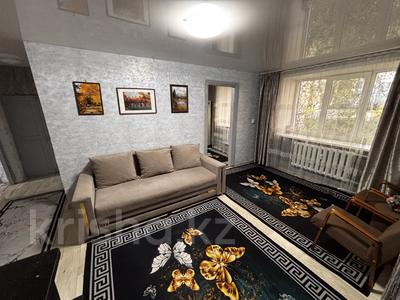 3-комнатная квартира · 57 м² · 1/2 этаж, Братская 59а за 11.9 млн ₸ в Усть-Каменогорске