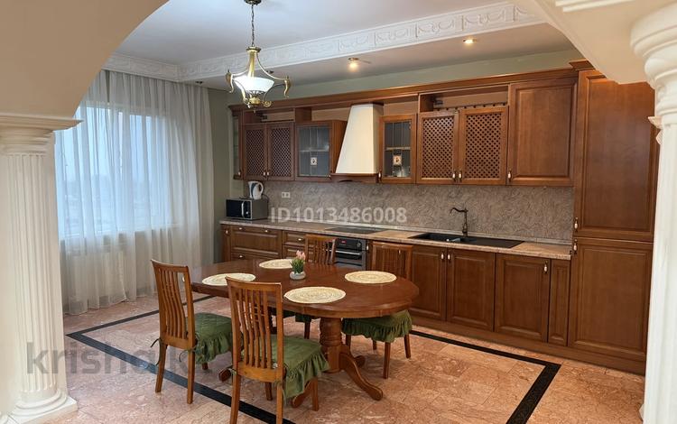 3-комнатная квартира · 150 м² · 7/15 этаж, Достык 128 за 700 000 ₸ в Алматы, Медеуский р-н — фото 2