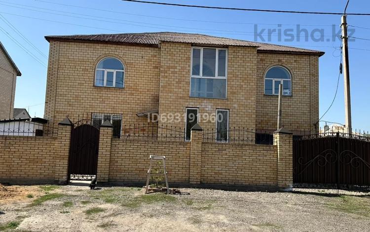 Жеке үй · 5 бөлме · 350 м² · 10 сот., мкр Кунгей , Мкр Кунгей, ул. 5-я — Находится не далеко от Церкви, бағасы: 70 млн ₸ в Караганде, Казыбек би р-н — фото 9