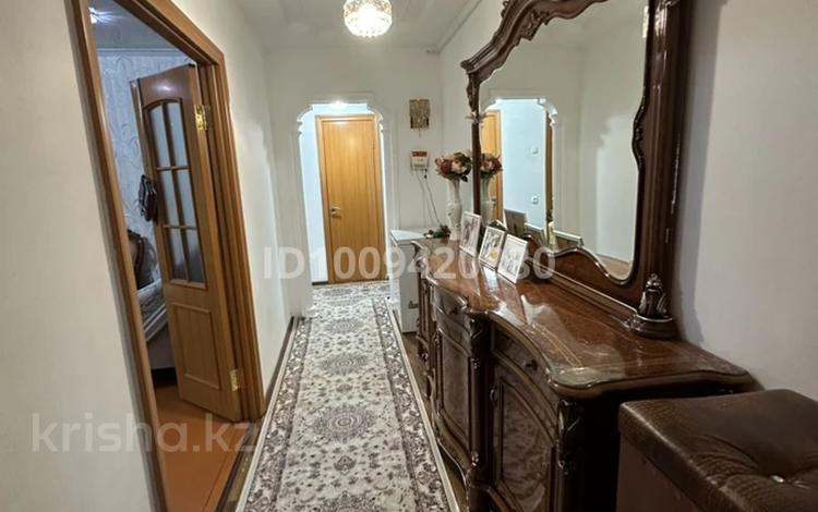 4-комнатная квартира · 77 м² · 1/9 этаж, мкр Юго-Восток, Мкр Орбита 17 за 28 млн ₸ в Караганде, Казыбек би р-н — фото 2