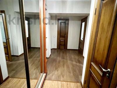 3-бөлмелі пәтер, 82.7 м², 2/5 қабат, Достык 111/4 — Кажымукана, бағасы: 76 млн 〒 в Алматы, Медеуский р-н