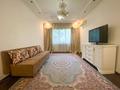 3-комнатная квартира, 73 м², 2/9 этаж помесячно, Ауэзова за 450 000 〒 в Алматы, Алмалинский р-н — фото 2