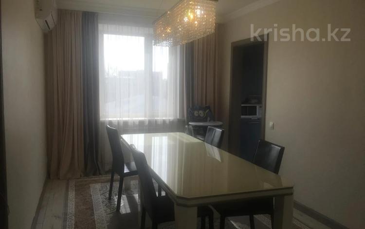 4-комнатная квартира · 89 м² · 5/10 этаж, Пр. Шахтеров за ~ 28 млн ₸ в Караганде, Казыбек би р-н — фото 2
