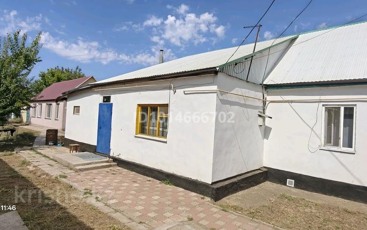Отдельный дом · 3 комнаты · 80 м² · 9 сот., Оракбаева 63 — Больница Талап за 250 000 ₸ в Уральске — фото 2