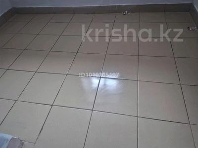 2-бөлмелі пәтер · 75.4 м² · 4/5 қабат, мкр Строитель, Циолковского 1к3, бағасы: 33 млн ₸ в Уральске