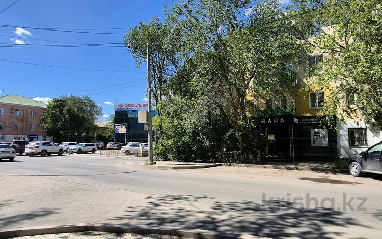 2-бөлмелі пәтер · 38.7 м² · 4/4 қабат, Гурьевская 6 — находится возле ТД Ажар, бағасы: 12 млн ₸ в Атырау — фото 2