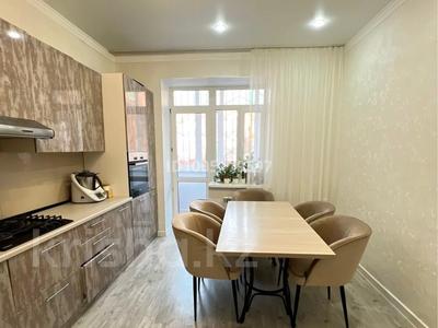 5-комнатная квартира · 200 м² · 1/4 этаж, Рыскулбекова за 60 млн 〒 в Уральске