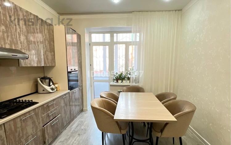 5-комнатная квартира · 200 м² · 1/4 этаж, Рыскулбекова за 65 млн 〒 в Уральске — фото 2