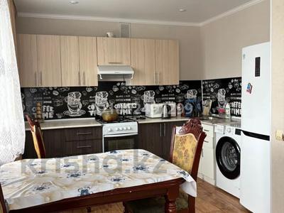 1-комнатная квартира · 60 м² · 2/5 этаж, Абылайхана 58 — Ломоносова за 12 000 ₸ в Щучинске