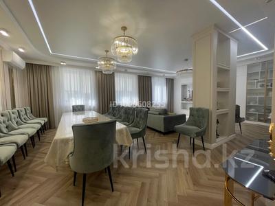 Продажа квартир в Западно-Казахстанской обл.: 4-комнатная квартира · 223 м² · 6/9 этаж, мкр Омега, Есенжанова 3/2 за 148 млн 〒 4-комнатная квартира · 223 м² · 6/9 этаж, мкр Омега, Есенжанова 3/2 за 148 млн 〒 в Уральске