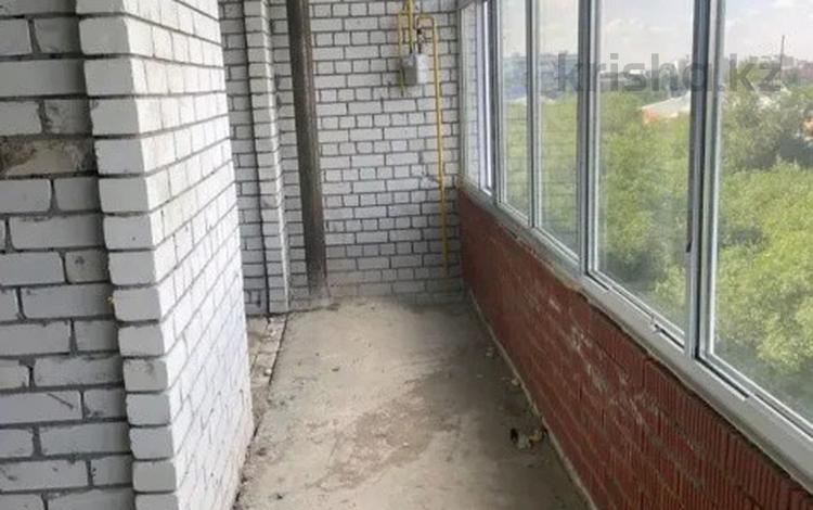 1-комнатная квартира · 54.6 м² · 5/6 этаж, Шмидта Айталиева 1/1 за 13.8 млн ₸ в Уральске — фото 2