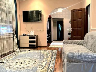 Отдельный дом · 5 комнат · 150 м² · 4.5 сот., мкр Таусамалы, Ермек 70 — Джандосова за ~ 63 млн 〒 в Алматы, Наурызбайский р-н