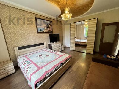 Продажа квартир в Шымкенте: 5-комнатная квартира · 130 м² · 2/2 этаж, Гагарина 60 — Крытый рынок, парк Металлургов за 45.5 млн 〒 5-комнатная квартира · 130 м² · 2/2 этаж, Гагарина 60 — Крытый рынок, парк Металлургов за 45.5 млн 〒 в Шымкенте, Туран р-н