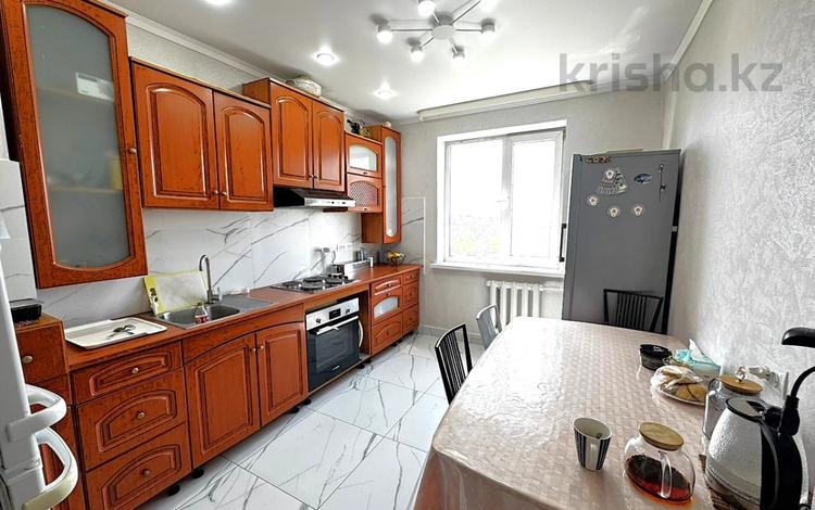 1-комнатная квартира · 36 м² · 9/9 этаж, мкр Юго-Восток, Мкр Юго-Восток, мкр Гульдер 1 за 14 млн ₸ в Караганде, Казыбек би р-н — фото 7