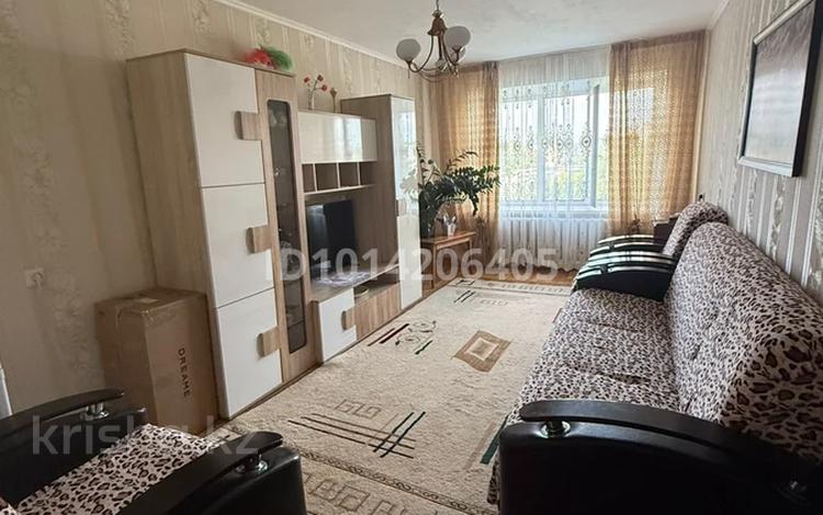 2-бөлмелі пәтер · 48 м² · 5/5 қабат, 2 микрорайон 74 — Школа/ детский сад, бағасы: 3.5 млн ₸ в Качаре — фото 2
