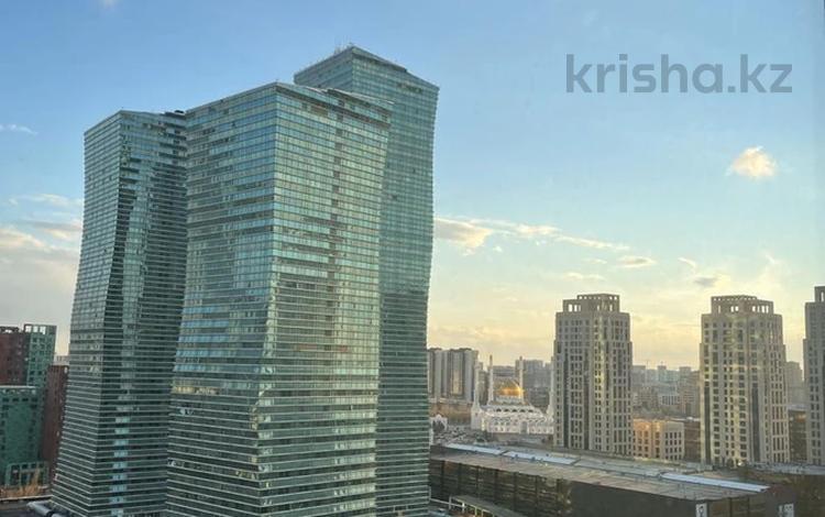 4-бөлмелі пәтер · 230 м² · 4/18 қабат, Динмухамеда Кунаева 8а, бағасы: 250 млн ₸ в Астане, Есильский р-н — фото 2